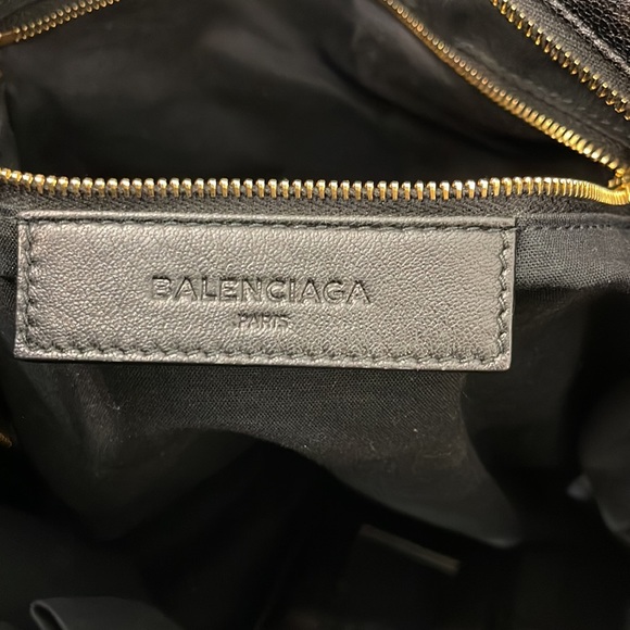 BALENCIAGA
Chevre Gold Metallic Edge Hardware Velo Black LIKE NEW - Picture 11 of 14